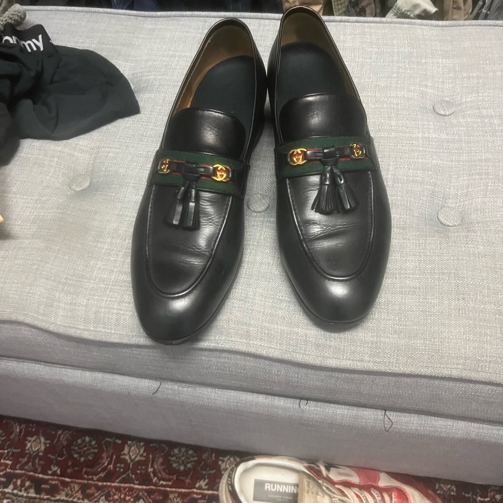 Gucci Black Leather Loafers with Green and Red Accents - Picture 2 of 4